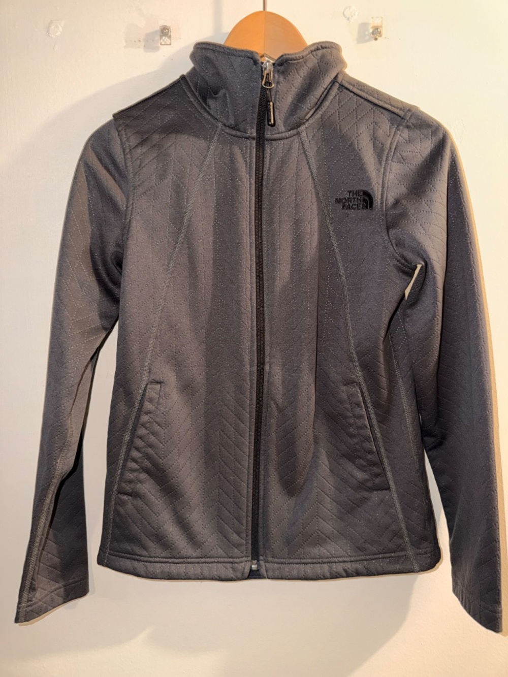 he North Face Women’s Full Zip Fleece Jacket Charcoal Gray Chevron Quilted XS